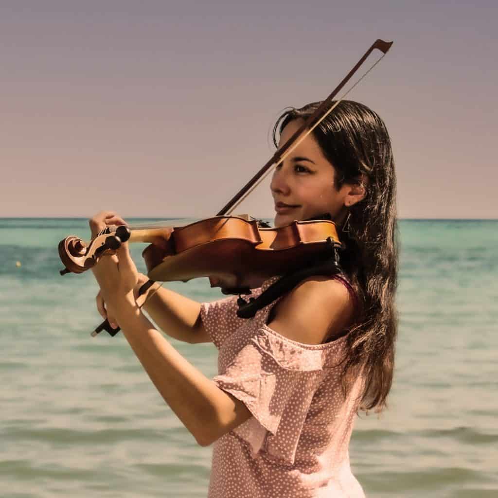 Violinist in cancun for weddings 2